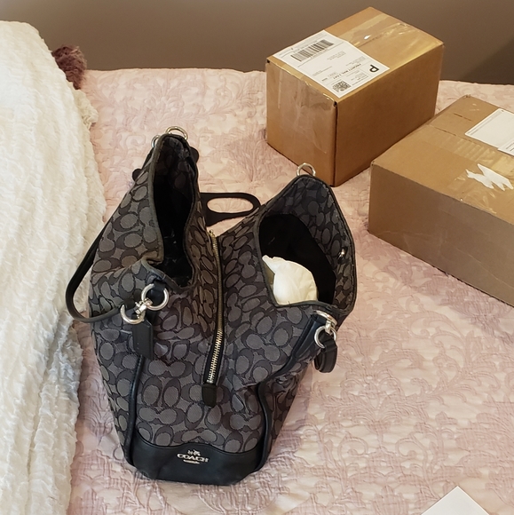 Coach Signature Classic Madison Maggie Shoulder Bag - Picture 15 of 17